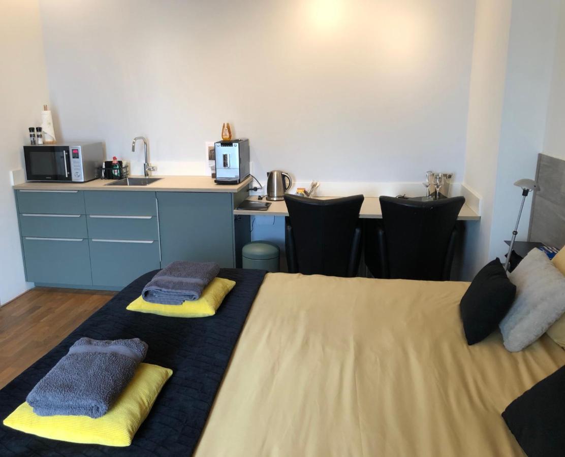 Bolton Boulevard Beach Rooms Vlissingen Bagian luar foto