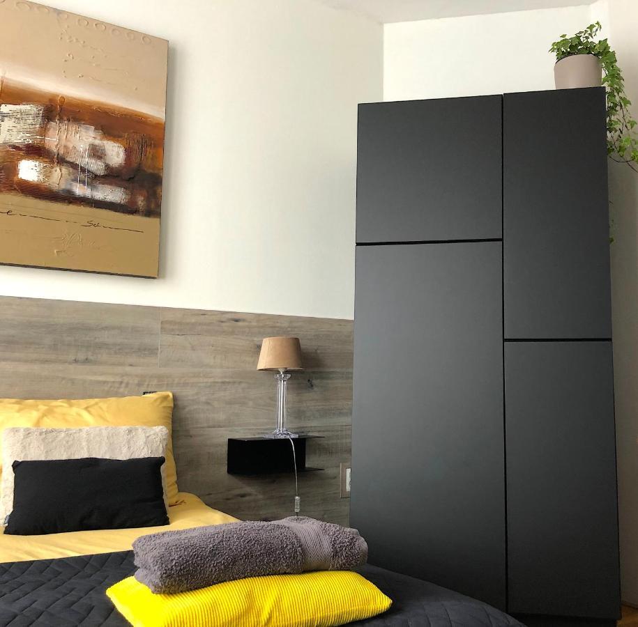 Bolton Boulevard Beach Rooms Vlissingen Bagian luar foto