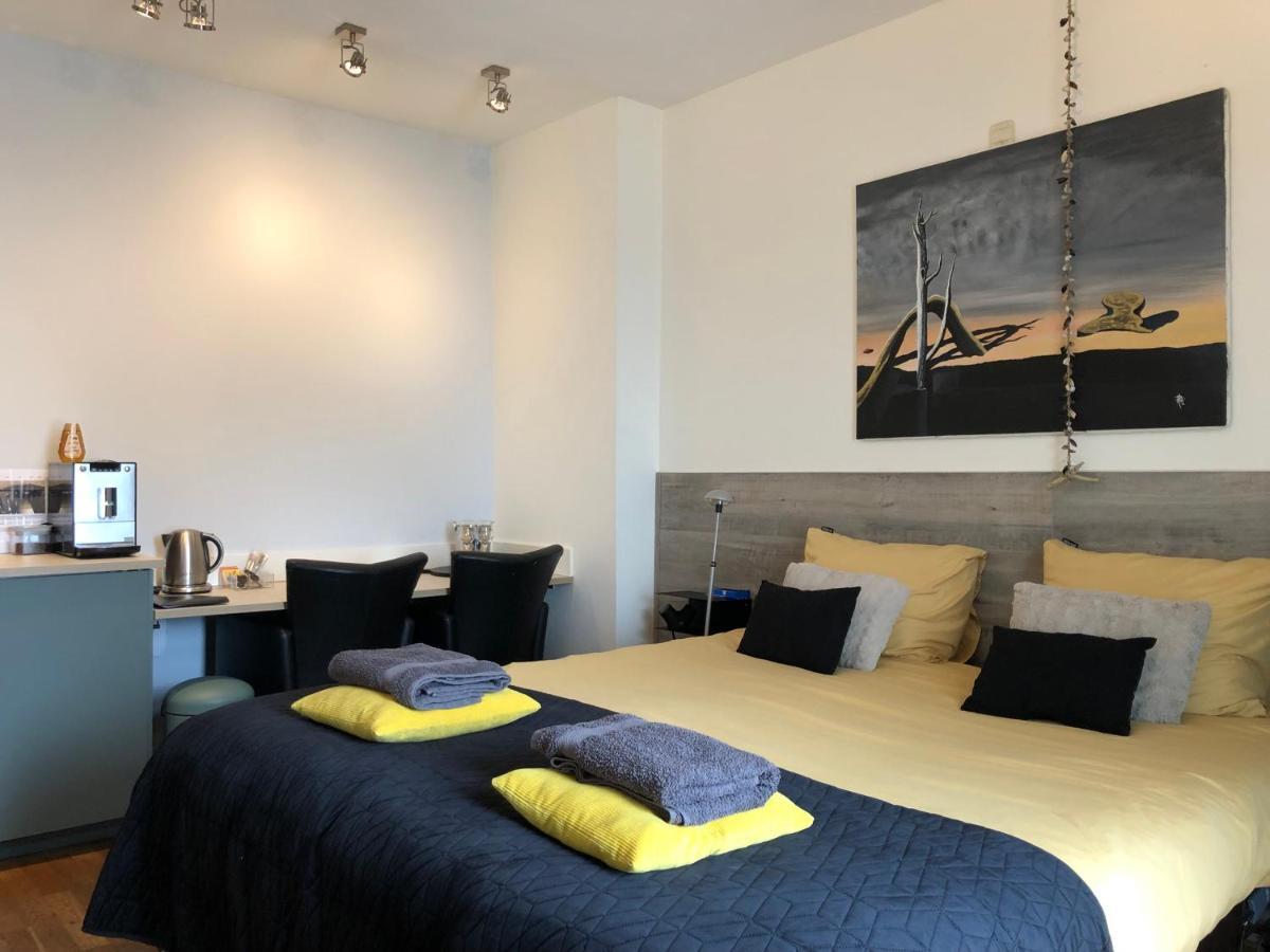 Bolton Boulevard Beach Rooms Vlissingen Bagian luar foto